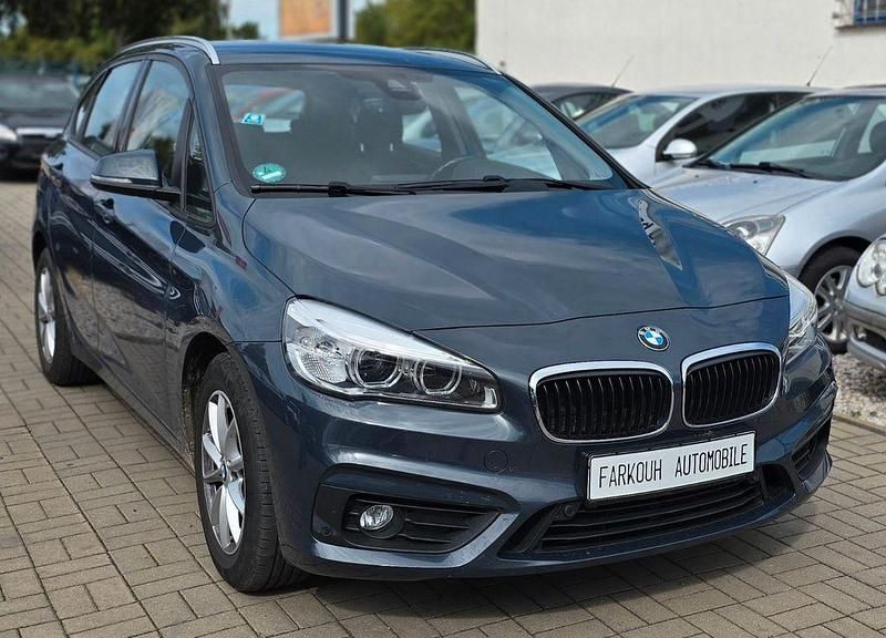 Grau Gebraucht 2015 BMW 218 Active Tourer Basis Van / Kleinbus | 6.990 € (Guter Preis) - Bild 1/4