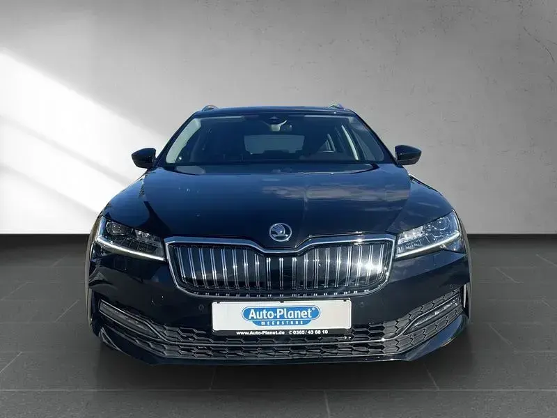 Gebraucht Skoda Superb Style 218 PS (160 kW) 2023 Schwarz Kombi