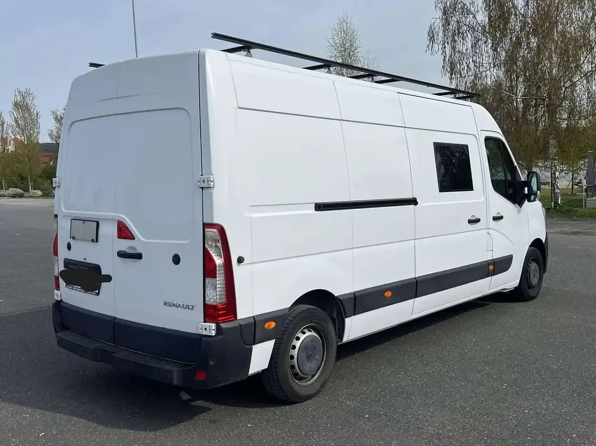 Gebraucht Renault Master Basis 135 PS (99 kW) 2021 Weiß Van / Kleinbus