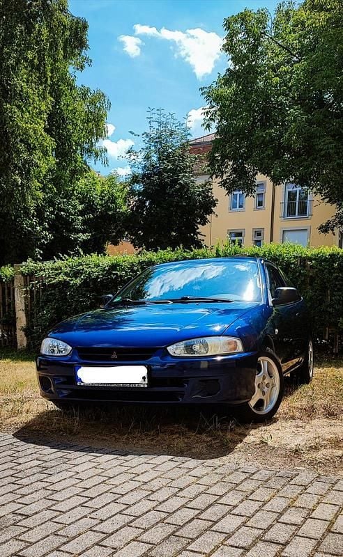 Blau Gebraucht 2000 Mitsubishi Colt Comfort Edition Kleinwagen | 700 € - Bild 1/4