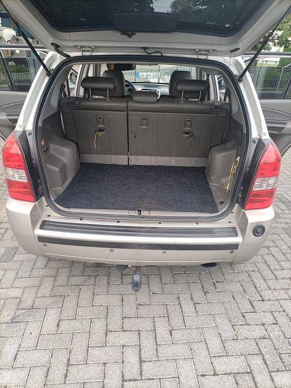 Grau Gebraucht 2006 Hyundai Tucson GLS SUV | 2.500 € (Guter Preis) - Bild 1/4