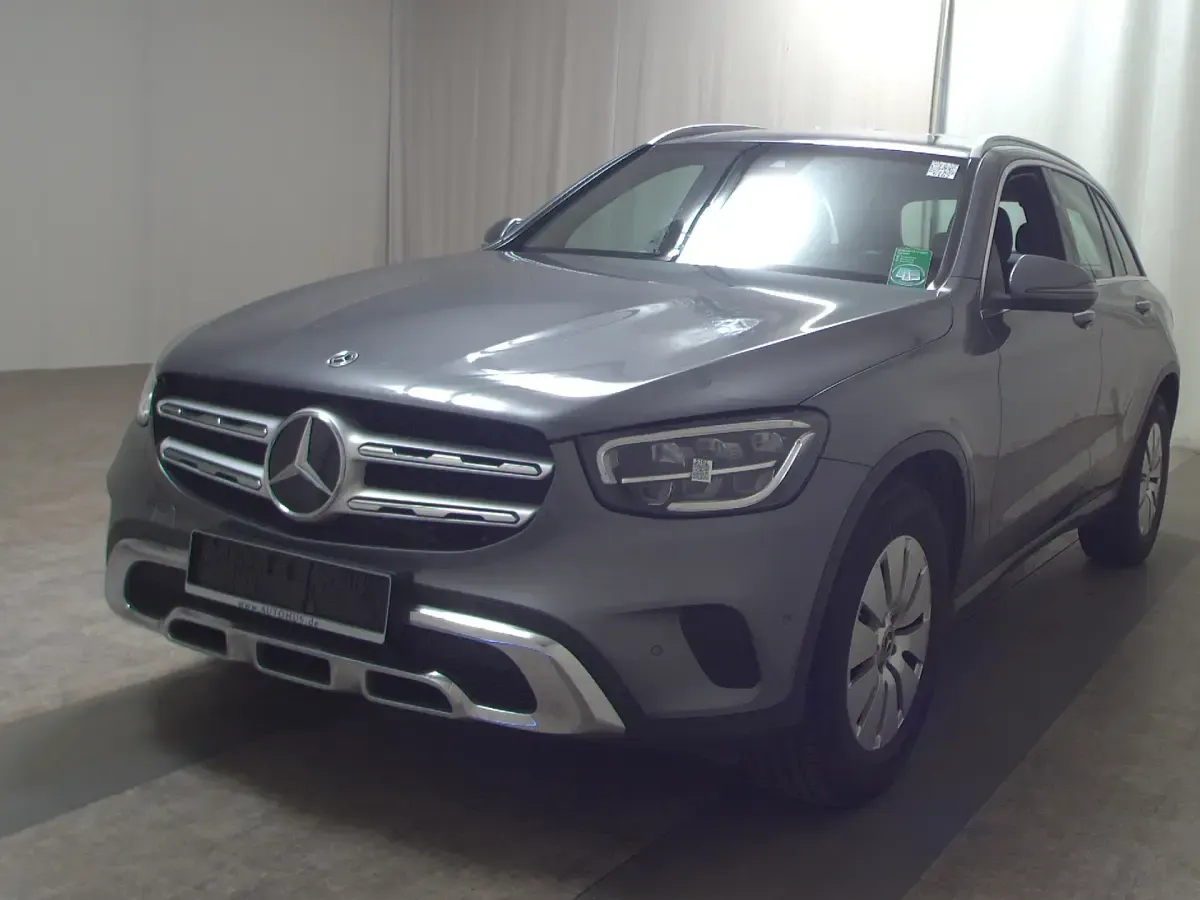 Gebraucht Mercedes GLC200 163 PS (119 kW) 2021 Selenitgrau (metallic) SUV