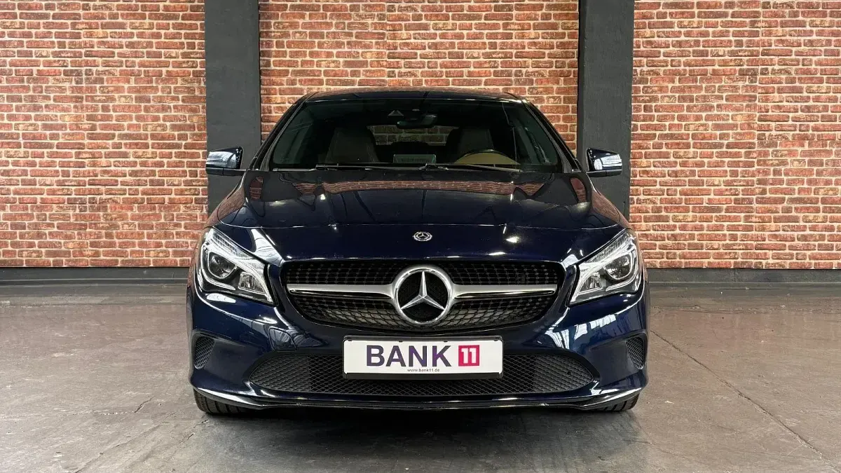 Gebraucht Mercedes CLA220 Shooting Brake 177 PS (130 kW) 2017 Blau Kombi