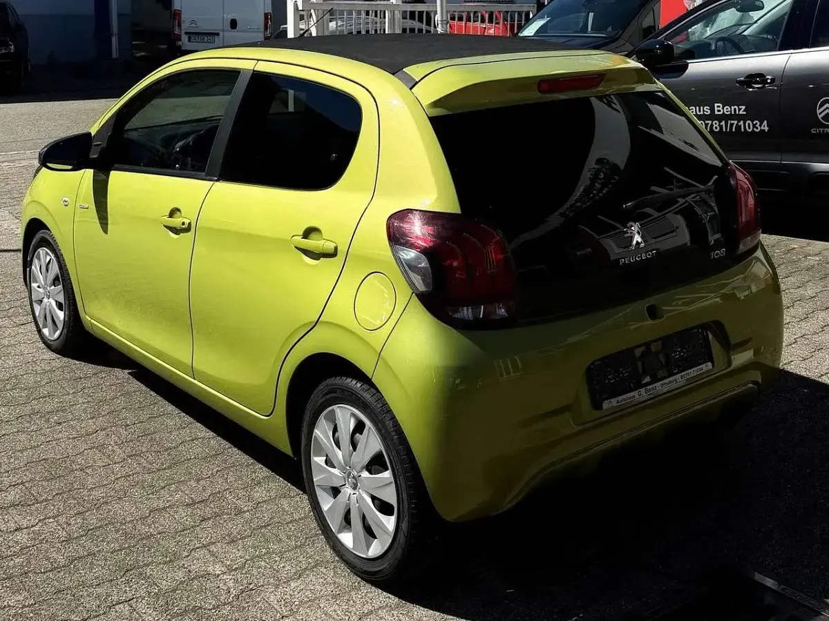 Gebraucht Peugeot 108 Style 72 PS (52 kW) 2019 Lackierung blau genesis/met Kleinwagen