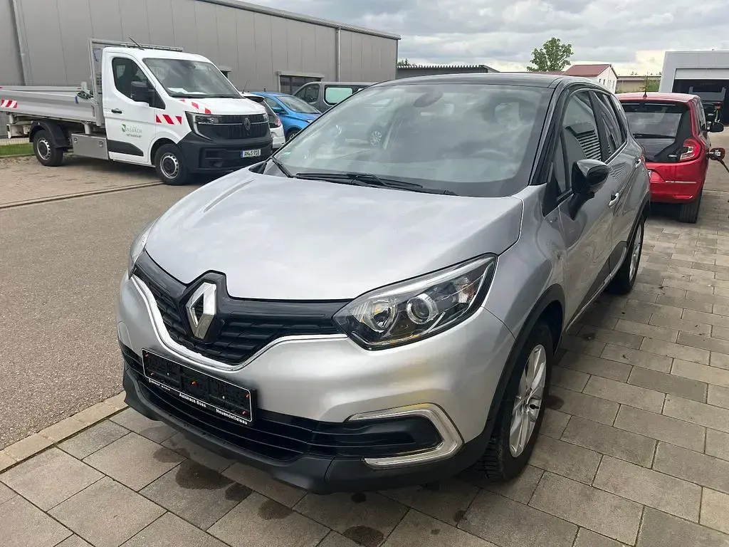 Gebraucht Renault Captur LIMITED 131 PS (96 kW) 2019 Silber SUV