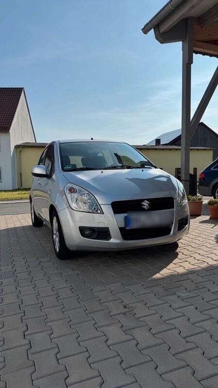 Silber Gebraucht 2010 Suzuki Splash Kleinwagen | 4.499 € (Etwas zu teuer) - Bild 1/4