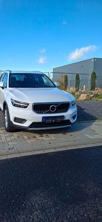 Gebraucht Volvo XC40 150 PS (110 kW) 2019 Weiß SUV