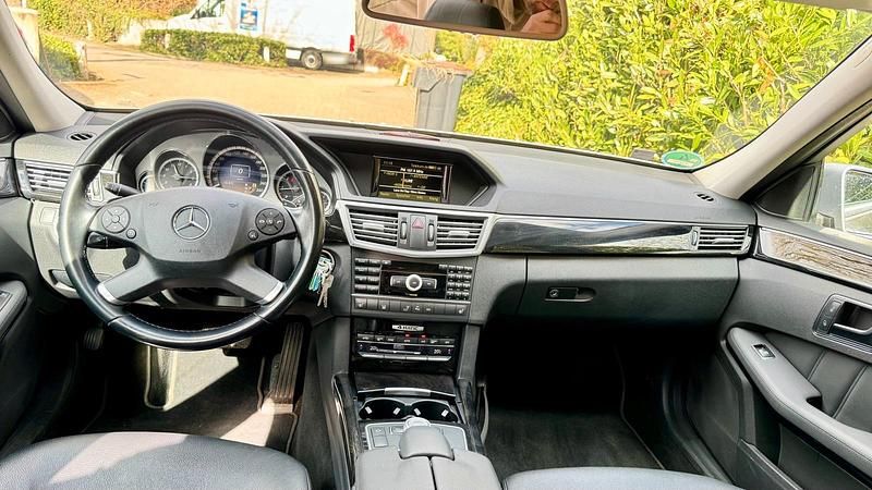 Second-hand Mercedes E250 204 CP (150 kW) 2012 Gri Break
