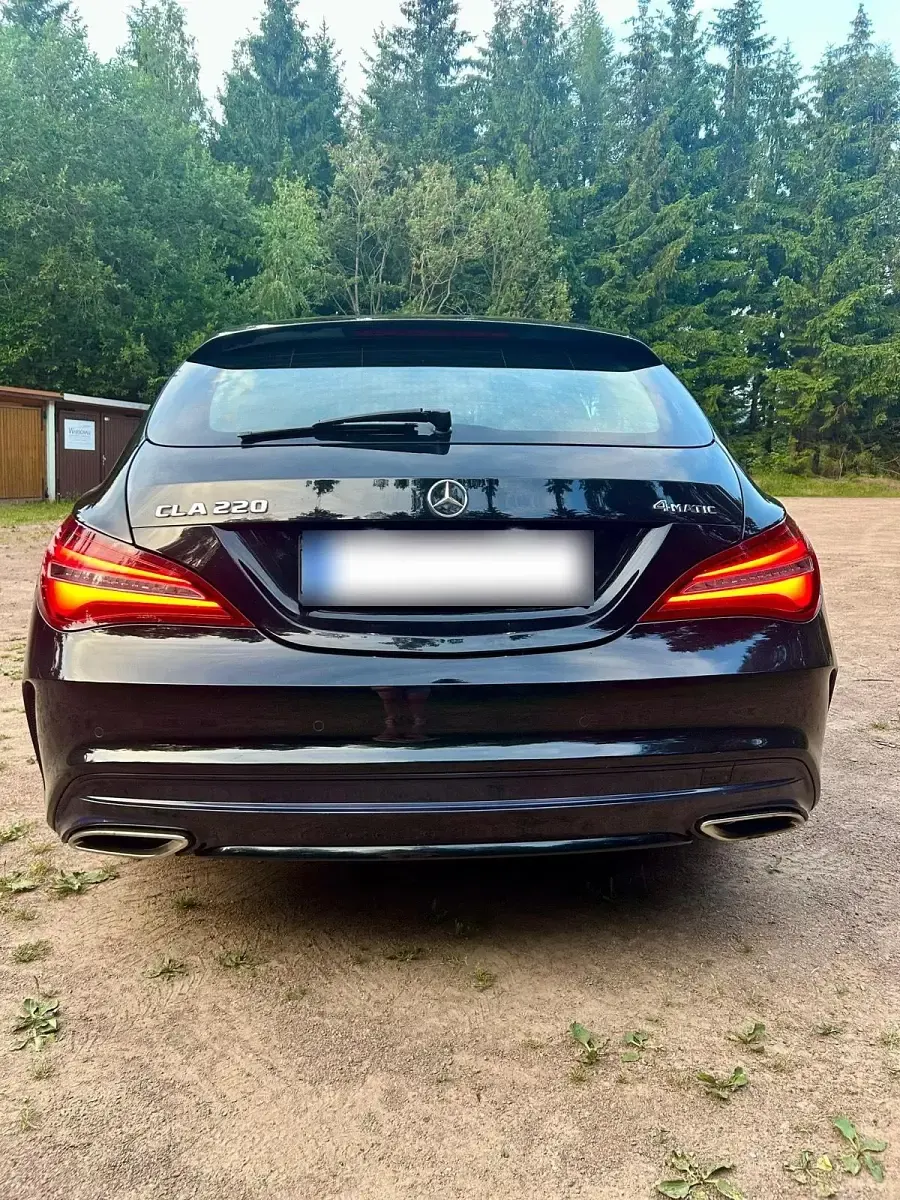 Gebraucht Mercedes CLA220 186 PS (136 kW) 2017 Schwarz Coupé