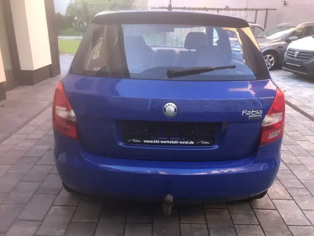 Gebraucht Skoda Fabia 60 PS (44 kW) 2009 Blau Limousine