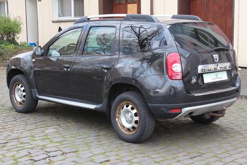 Usado Dacia Duster 105 HP (77 kW) 2011 Preto SUV