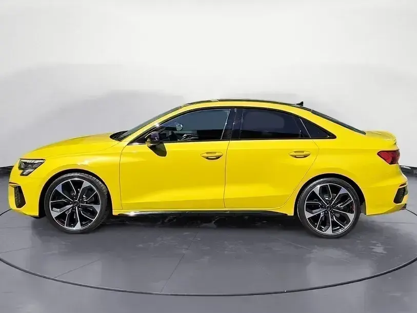 Gebraucht Audi S3 Ambiente 310 PS (228 kW) 2024 Gelb Limousine