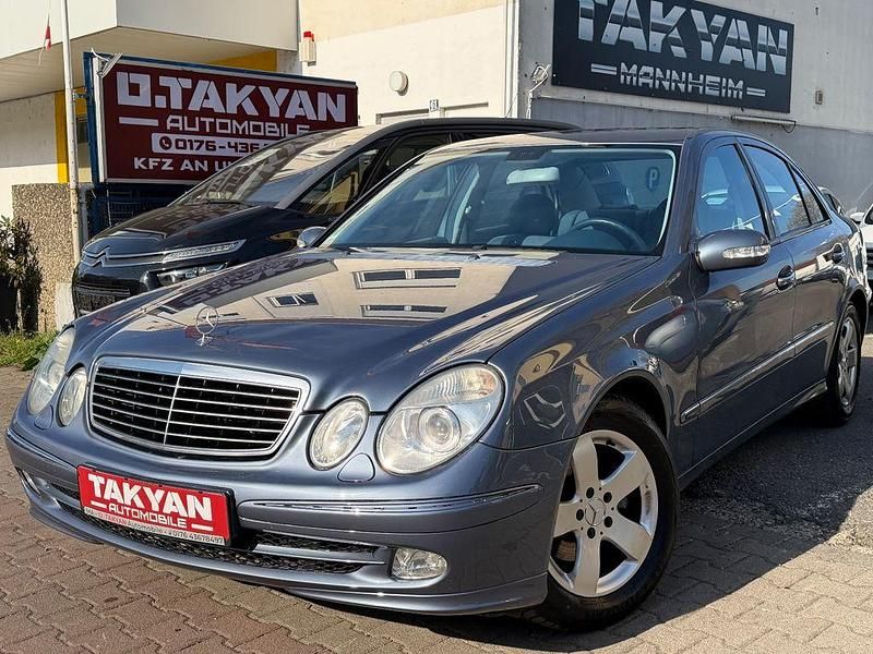 Gebraucht Mercedes E200 163 PS (119 kW) 2003 Blau Limousine
