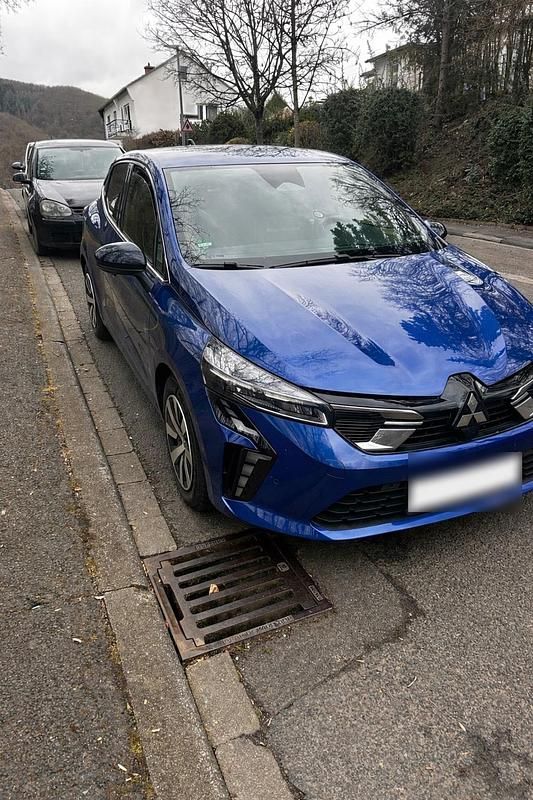 Gebraucht Mitsubishi Colt 92 PS (67 kW) 2024 Blau Kleinwagen