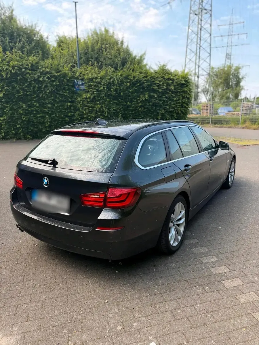Gebraucht BMW 530 256 PS (188 kW) 2011 Grau Kombi