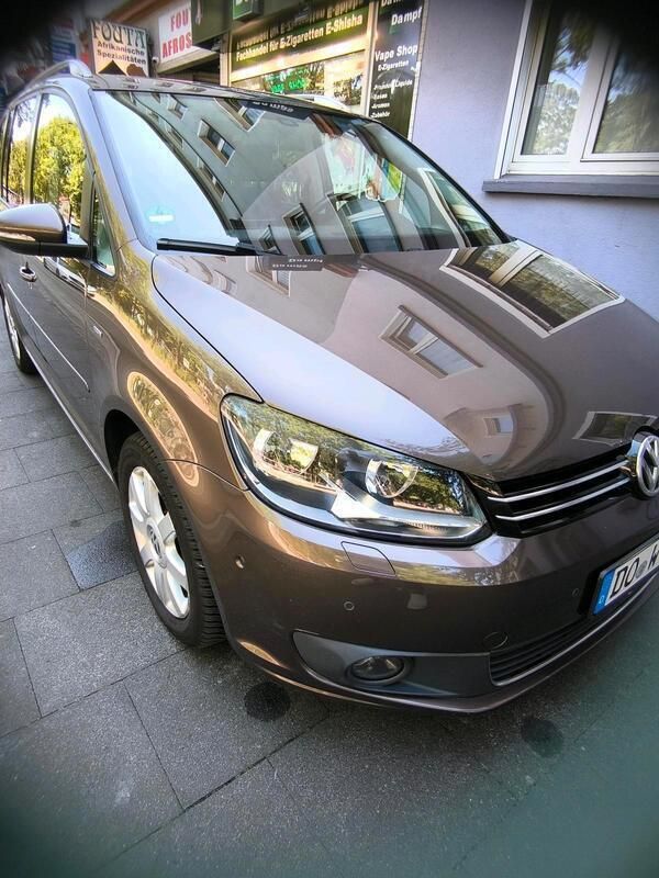 Braun Gebraucht 2015 VW Touran Van / Kleinbus | 8.499 € (Superpreis) - Bild 1/4