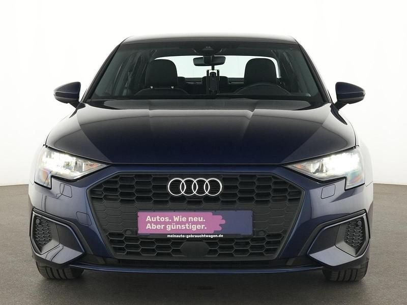 Gebraucht Audi A3 Basis 116 PS (85 kW) 2024 Navarrablau Limousine