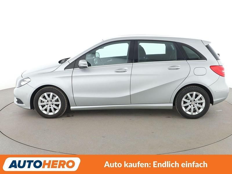 Gebraucht Mercedes B200 156 PS (114 kW) 2014 Silber Van / Kleinbus