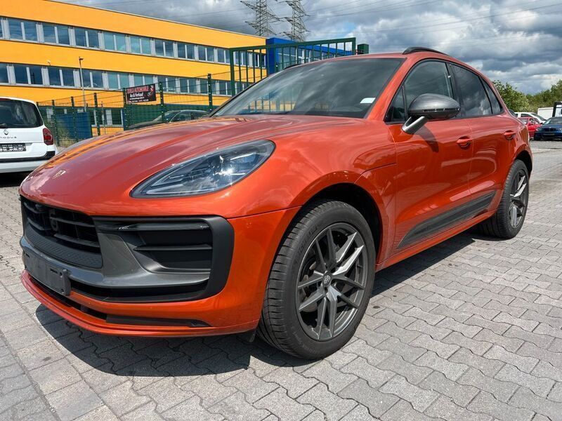 Orange Gebraucht 2023 Porsche Macan Turbo SUV | 69.900 € - Bild 1/4