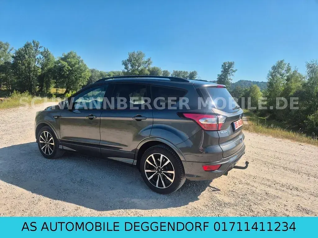Gebraucht Ford Kuga ST-Line 150 PS (110 kW) 2019 Grau SUV