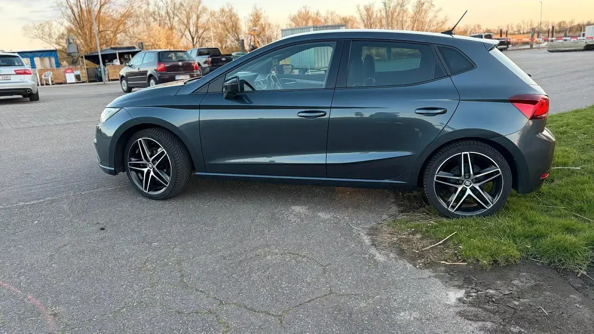 Gebraucht Seat Ibiza 90 PS (66 kW) 2020 Grau Kleinwagen
