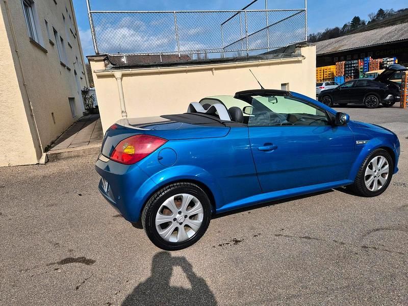Gebraucht Opel Tigra 90 PS (66 kW) 2009 Blau Cabrio