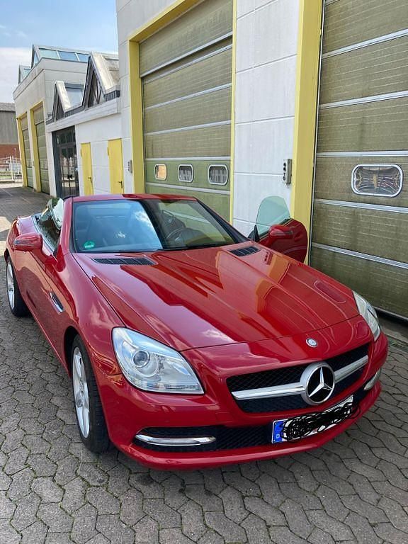 Gebraucht Mercedes SLK200 184 PS (135 kW) 2012 Rot Cabrio