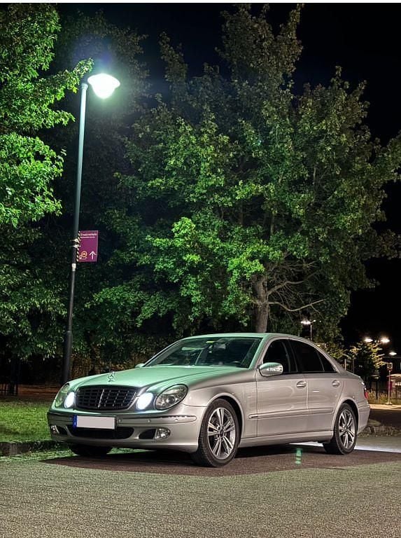 Gebraucht Mercedes 220 150 PS (110 kW) 2005 Silber Limousine