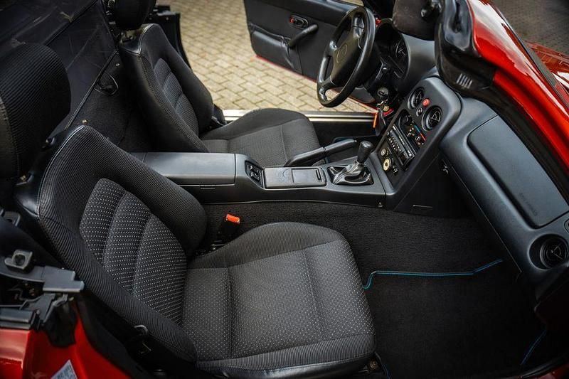 Gebraucht Mazda MX5 90 PS (66 kW) 1995 Rot Cabrio