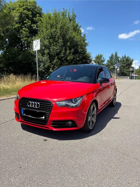 Rot Gebraucht 2012 Audi A1 Sportback Design Kleinwagen | 9.500 € (Fairer Preis) - Bild 1/4