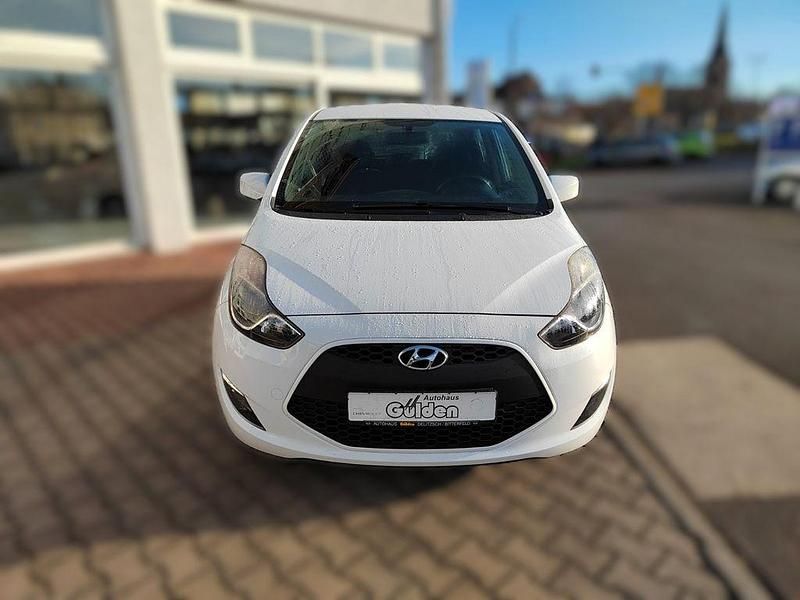 Gebraucht Hyundai ix20 Edition 128 PS (94 kW) 2015 Weiß Kleinwagen