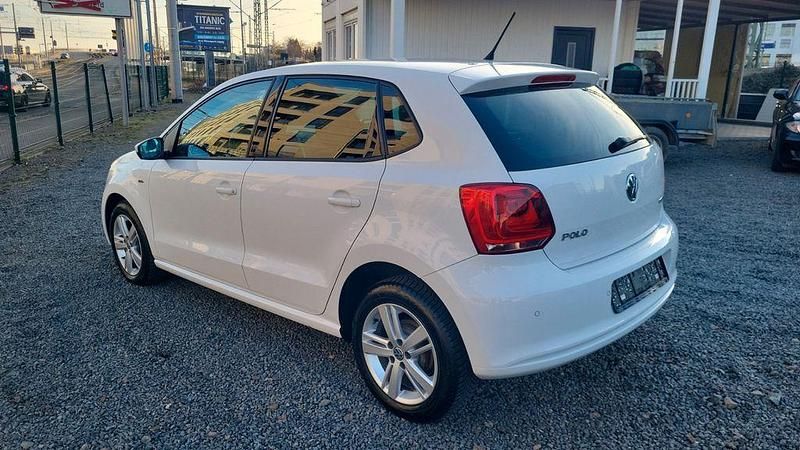 Gebraucht VW Polo Life 69 PS (50 kW) 2013 Weiß Kleinwagen