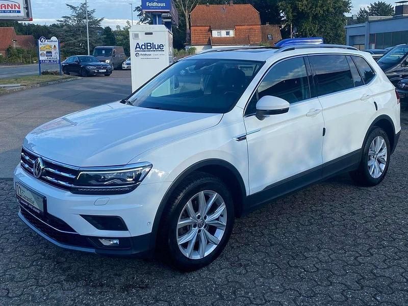 Pure white Gebraucht 2018 VW Tiguan Allspace Highline SUV | 26.900 € - Bild 1/4