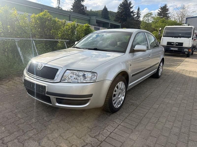 Second-hand Skoda Superb 150 CP (110 kW) 2005 Argintiu Berlinǎ