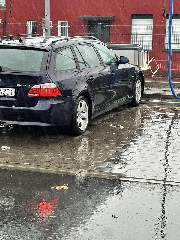 Blau Gebraucht 2006 BMW 525 Performance Limousine | 3.500 € (Guter Preis) - Bild 1/4