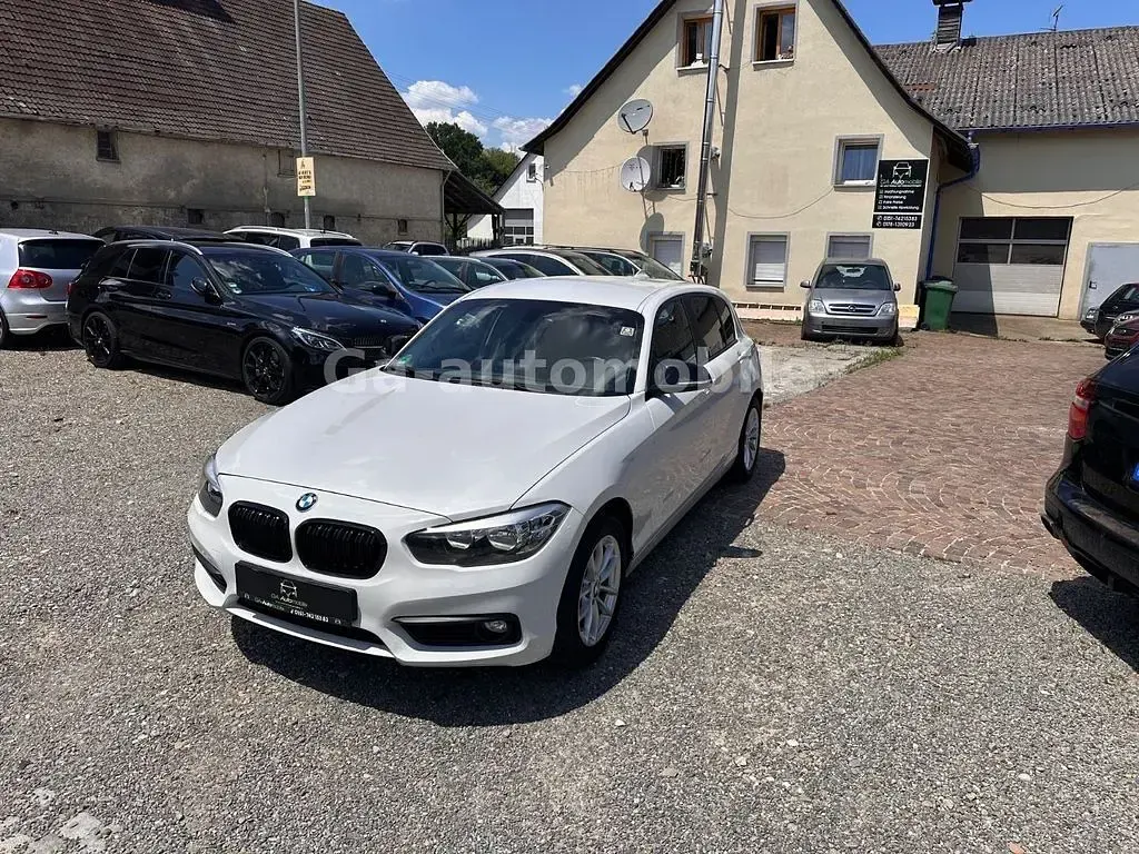 Gebraucht BMW 116 Advantage 116 PS (85 kW) 2017 Weiß Kleinwagen