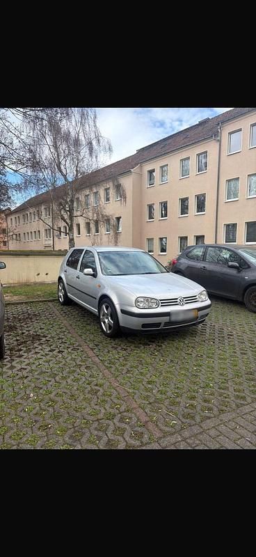 Gebraucht VW Golf IV 77 PS (56 kW) 1998 Silber Kleinwagen