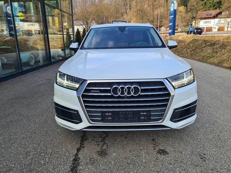 Gebraucht Audi Q7 Ambiente 272 PS (200 kW) 2018 Gletscherweiß metallic SUV
