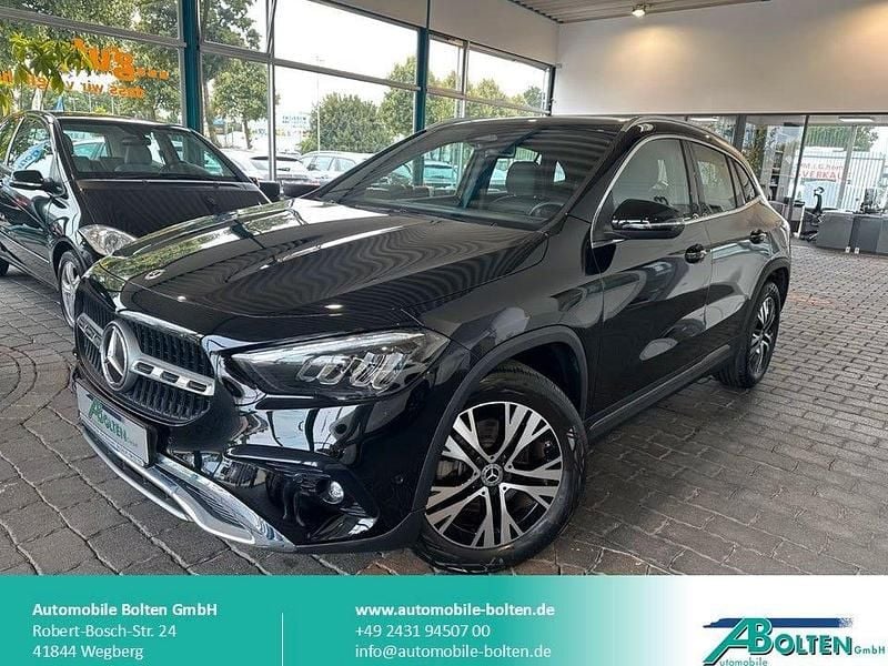 Schwarz Gebraucht 2023 Mercedes GLA180 SUV | 36.890 € (Teuer) - Bild 1/4