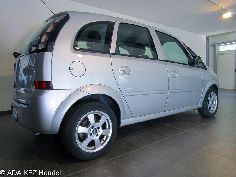 Gebraucht Opel Meriva Edition 90 PS (66 kW) 2008 Silber Van / Kleinbus