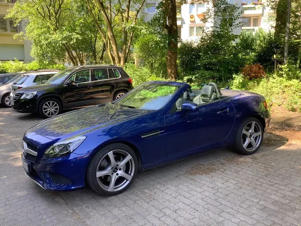 Gebraucht Mercedes SLC200 184 PS (135 kW) 2019 Blau Cabrio