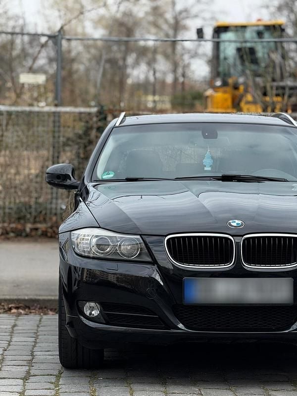 Używany BMW 320 Efficient Dynamics 184 KM (135 kW) 2010 Czarny Kombi