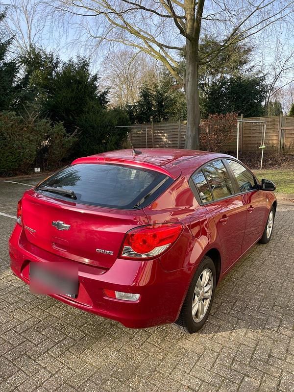 Gebraucht Chevrolet Cruze 130 PS (95 kW) 2012 Rot Limousine