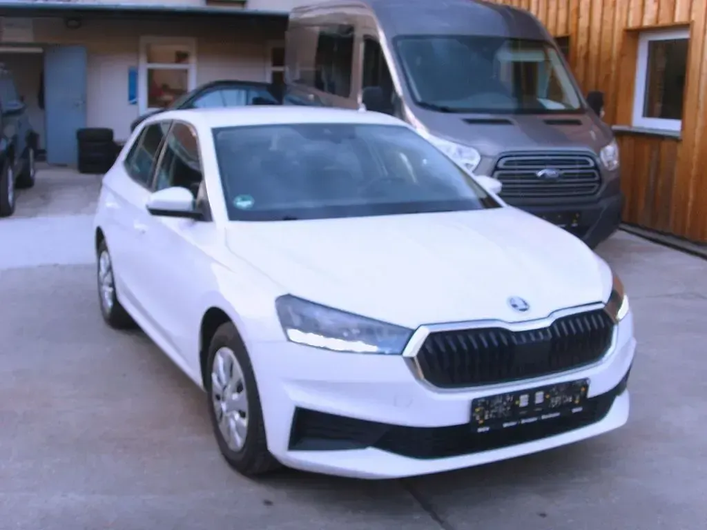 Gebraucht Skoda Fabia Active 65 PS (47 kW) 2023 Weiß Kleinwagen