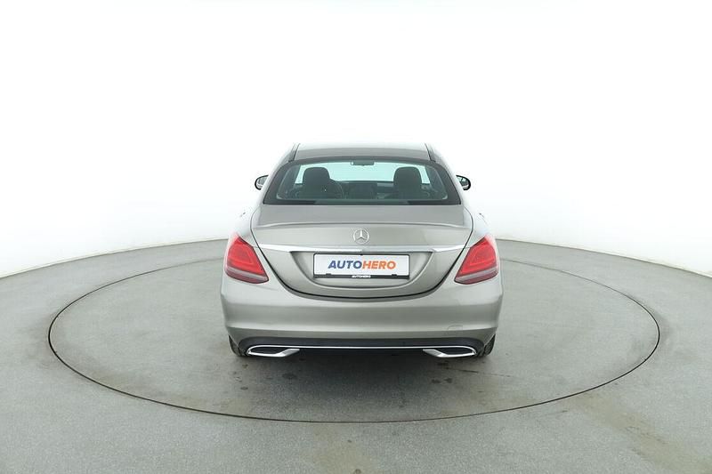 Gebraucht Mercedes C200 Avantgarde 160 PS (117 kW) 2021 Grau Limousine