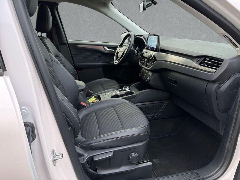 Second-hand Ford Kuga Titanium X 152 CP (111 kW) 2022 Alb SUV