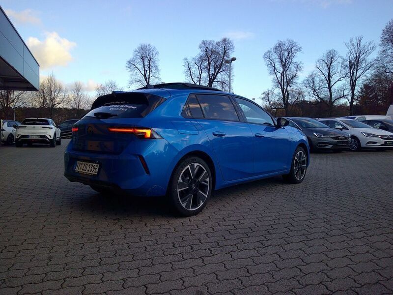 Gebraucht Opel Astra 114 kW (156 PS) 2023 Kobalt blau metallic Limousine