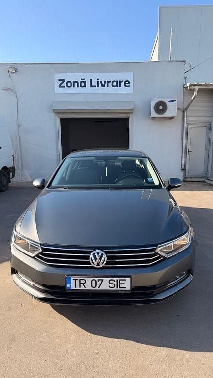 Gebraucht VW Passat Trendline 150 PS (110 kW) 2018 Grau Limousine