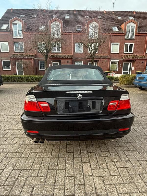 Gebraucht BMW 320 Cabriolet 170 PS (125 kW) 2005 Schwarz Cabrio