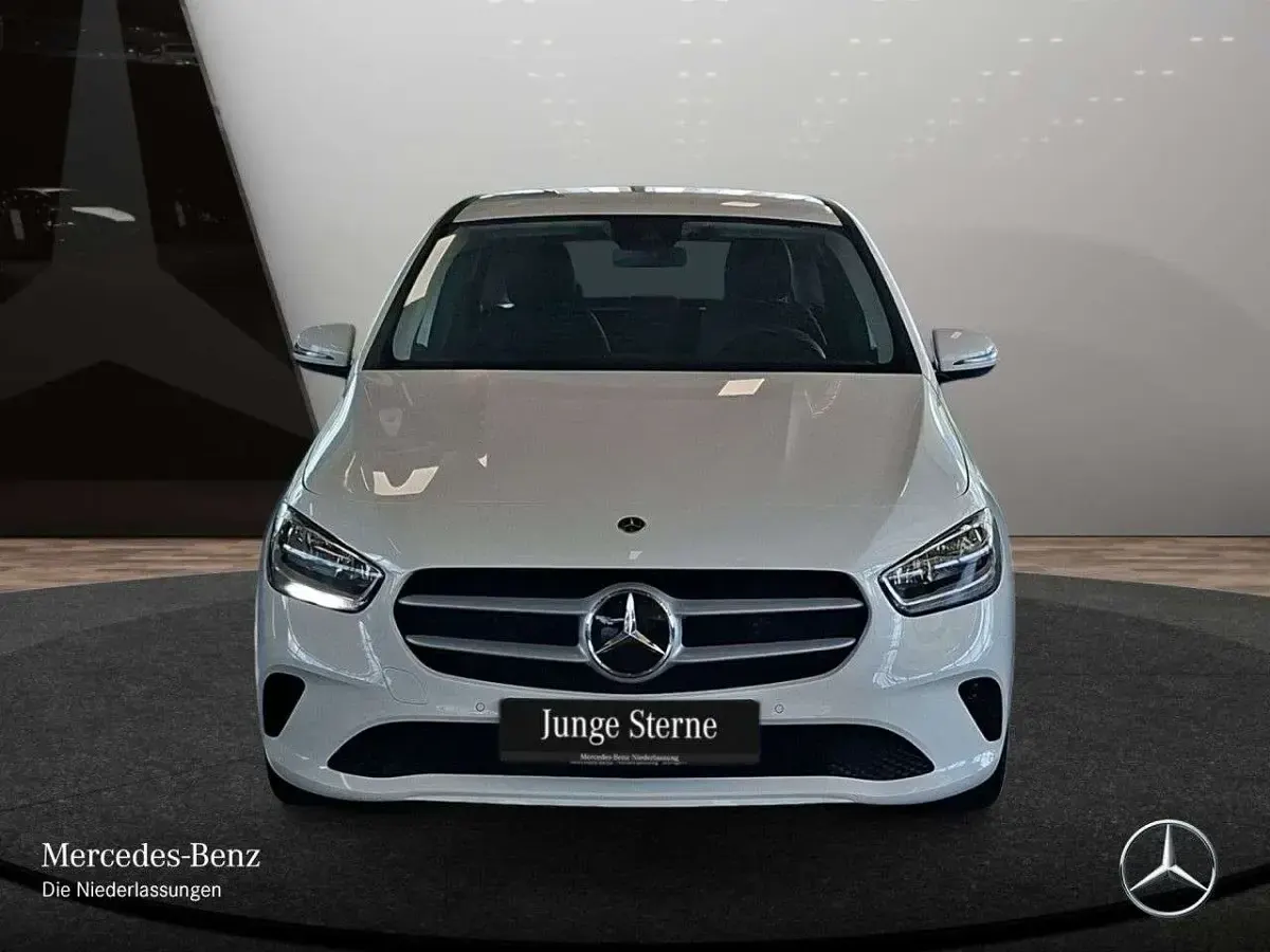 Gebraucht Mercedes B250e 160 PS (117 kW) 2021 Weiß Kleinwagen